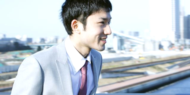 100円ショップのアルバイト。